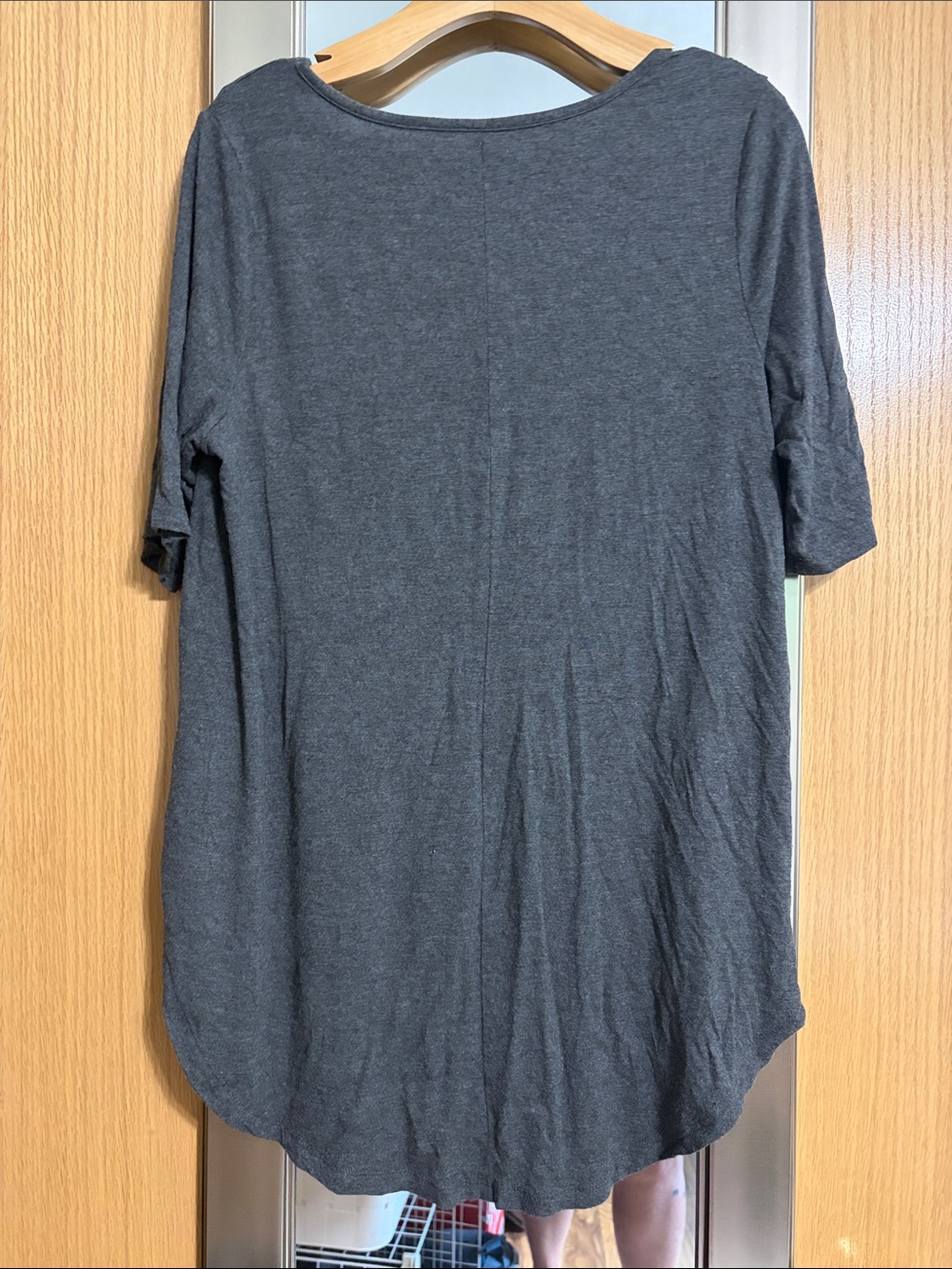 torrid super soft knits size 0 Large 12 Charcoal V-Neck Short Sleeve Tee - Picture 7 of 7